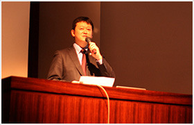 論文の執筆や講演、取材など